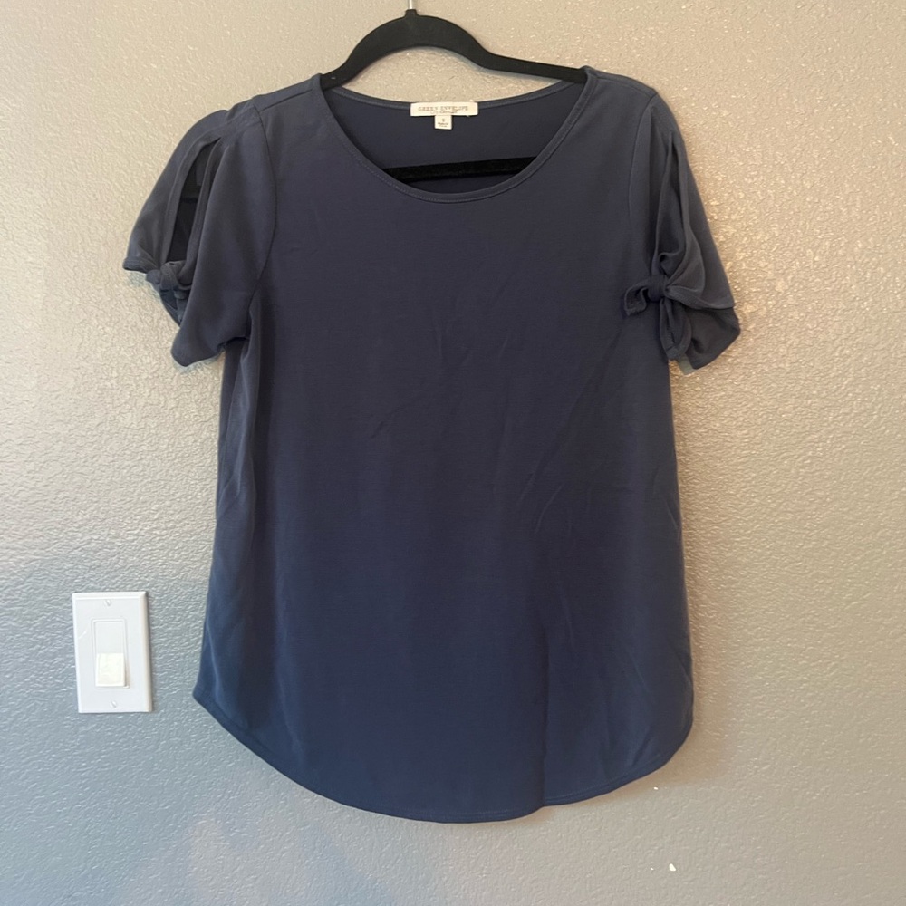 4/$10 Green Envelope Blue Tie Sleeve Short Sleeve Blouse